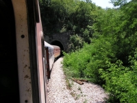 Do tunelu